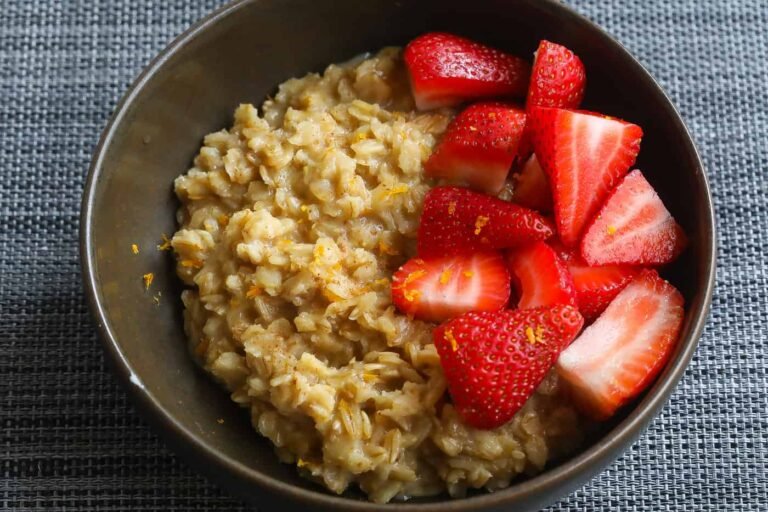 Oatmeal and strawberries 12lbs freeze-dried breakfast kit